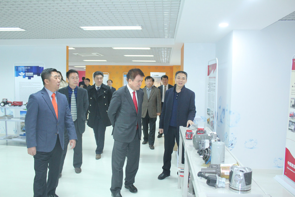 五国驻华使节考察中国跨境电商首家出口品牌展览馆