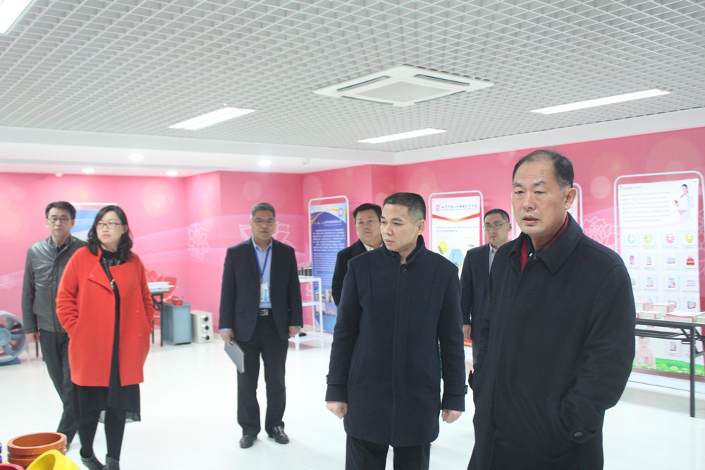 史同伟考察名客来跨境电商品牌孵化基地