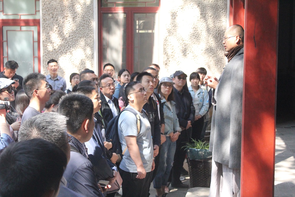 名客来网“文化游”活动走进灵岩寺 